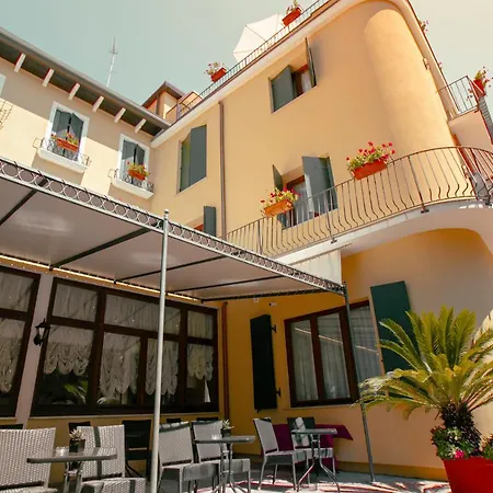 Ξενοδοχείο Edera 3*