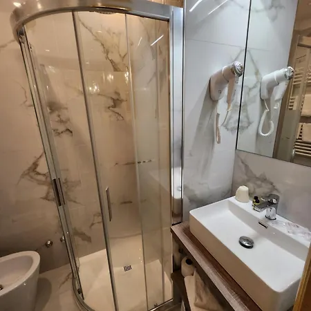 Edera Hotel 3*