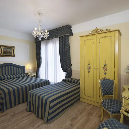 Edera Ξενοδοχείο Λίντο της Βενετίας