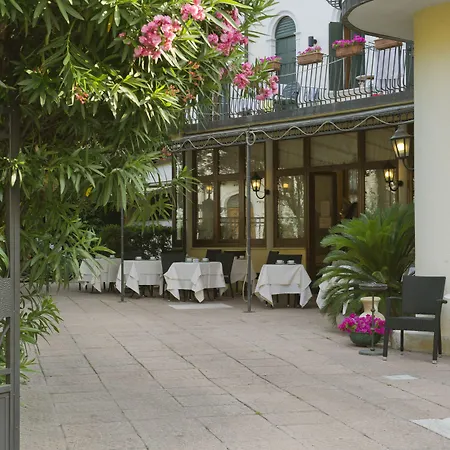 Edera Hotel